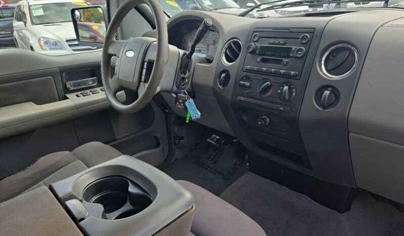 
								2004 Ford F-150 XLT full									