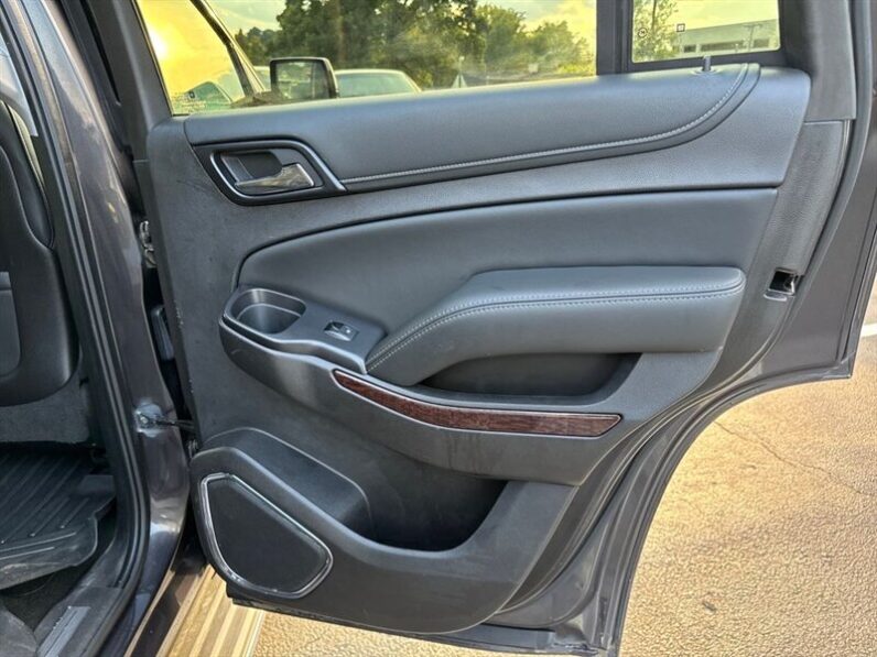 
								2016 GMC Yukon SLT full									