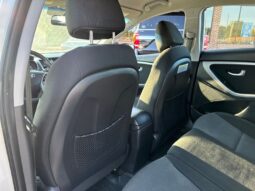 
										2014 Hyundai ELANTRA GT Base full									