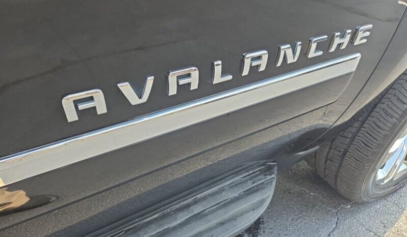 
								2013 Chevrolet Avalanche LTZ full									