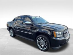 
										2013 Chevrolet Avalanche LTZ full									
