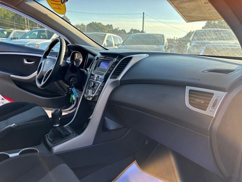 
								2014 Hyundai ELANTRA GT Base full									
