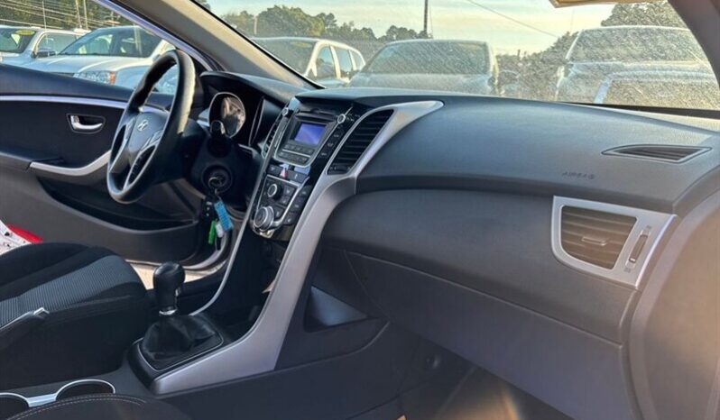 
								2014 Hyundai ELANTRA GT Base full									