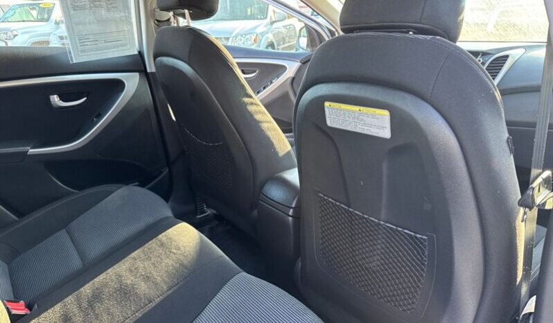 
								2014 Hyundai ELANTRA GT Base full									