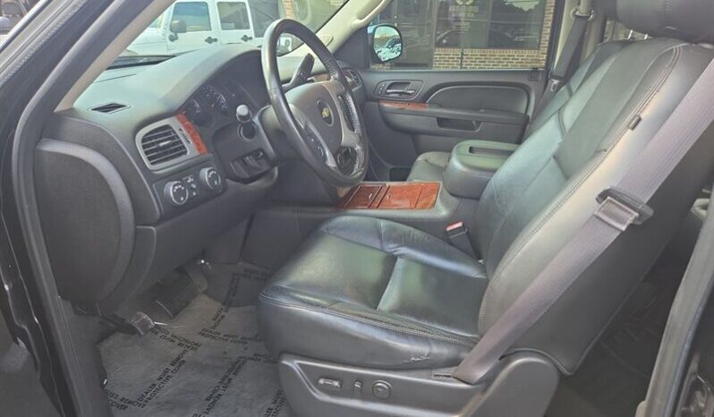 
								2013 Chevrolet Avalanche LTZ full									