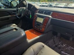 
										2013 Chevrolet Avalanche LTZ full									