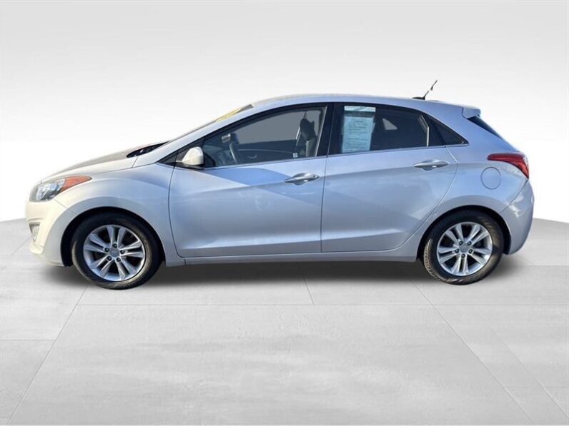 
								2014 Hyundai ELANTRA GT Base full									