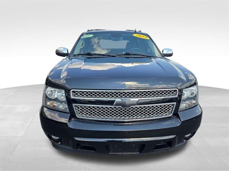 
								2013 Chevrolet Avalanche LTZ full									