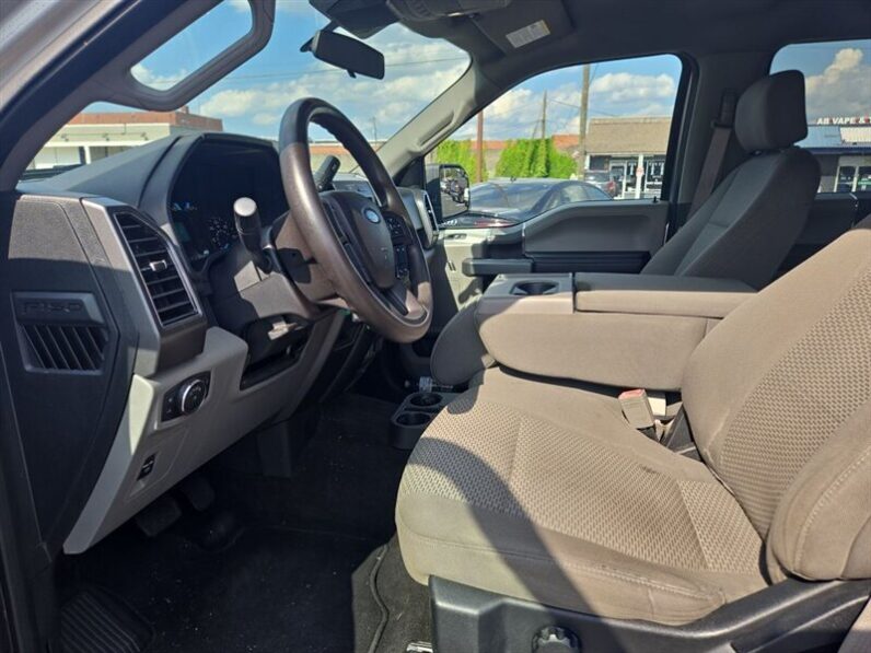 
								2019 Ford F-150 XLT full									