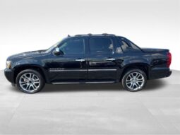 
										2013 Chevrolet Avalanche LTZ full									