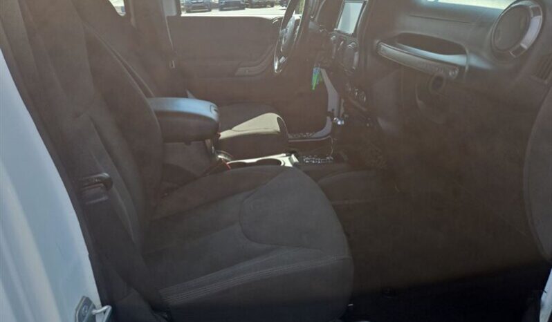 
								2014 Jeep Wrangler Unlimited Unlimited Sport full									
