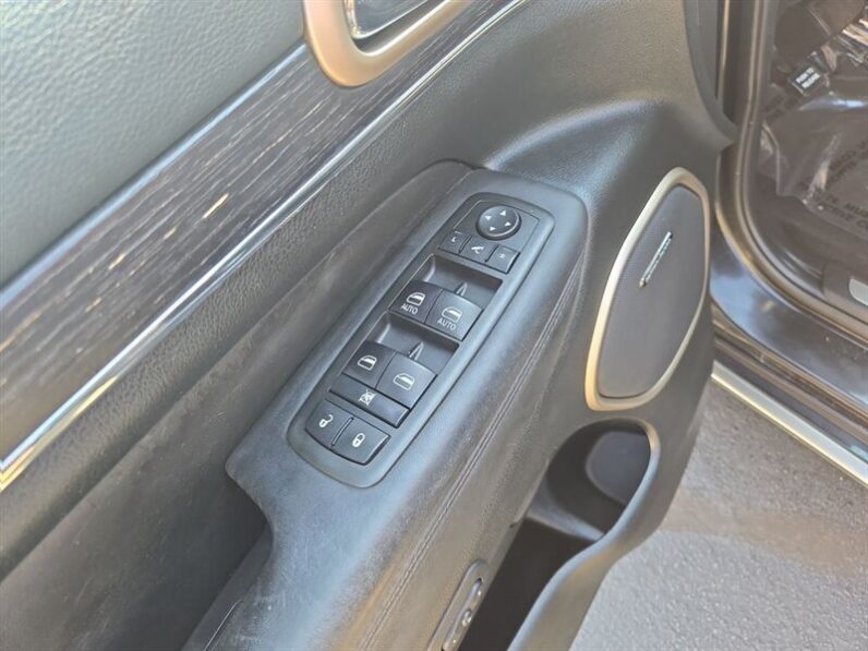 
								2015 Jeep Grand Cherokee Summit full									