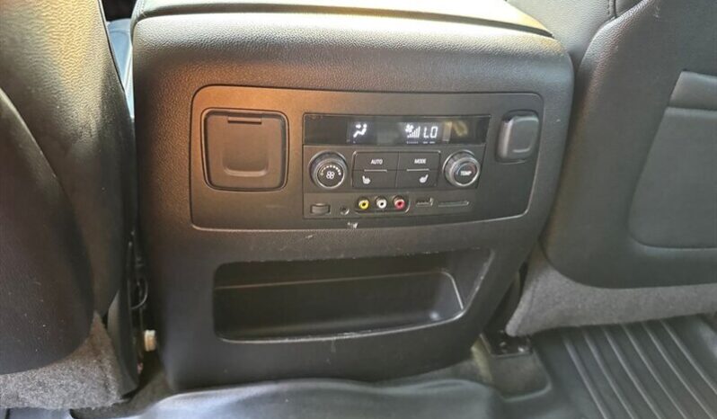 
								2016 GMC Yukon SLT full									