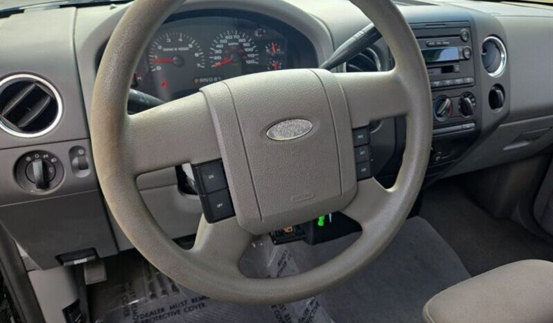 
								2004 Ford F-150 XLT full									