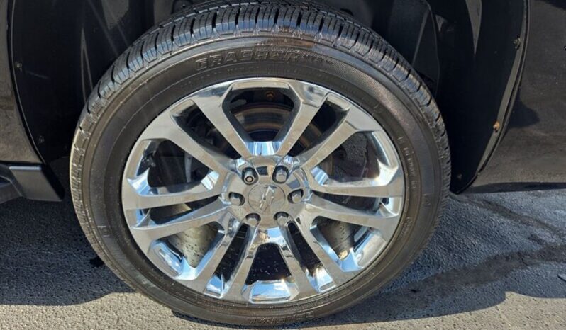 
								2013 Chevrolet Avalanche LTZ full									