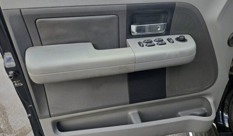 
								2004 Ford F-150 XLT full									
