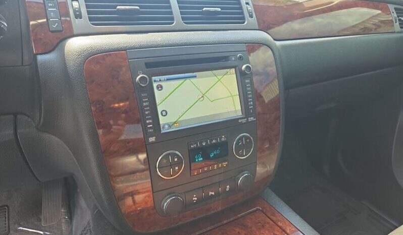
								2013 Chevrolet Avalanche LTZ full									