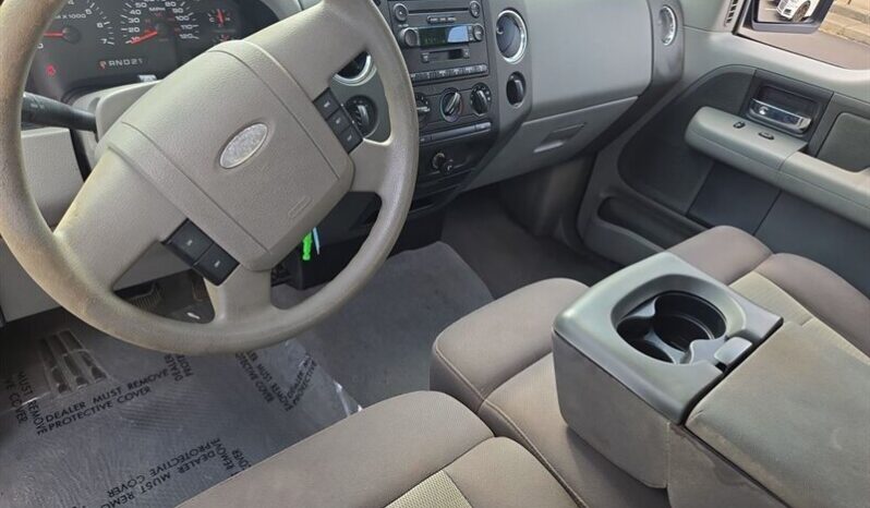 
								2004 Ford F-150 XLT full									