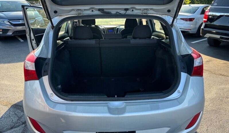 
								2014 Hyundai ELANTRA GT Base full									