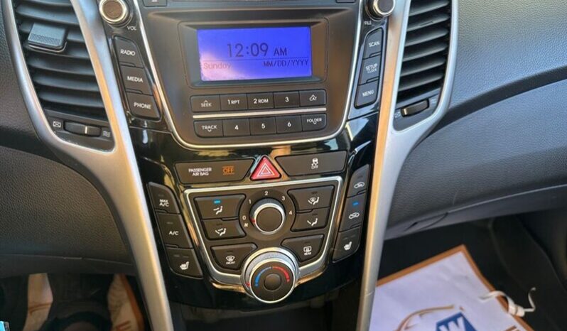 
								2014 Hyundai ELANTRA GT Base full									
