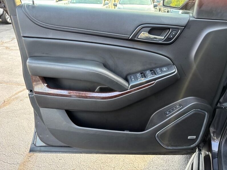 
								2016 GMC Yukon SLT full									