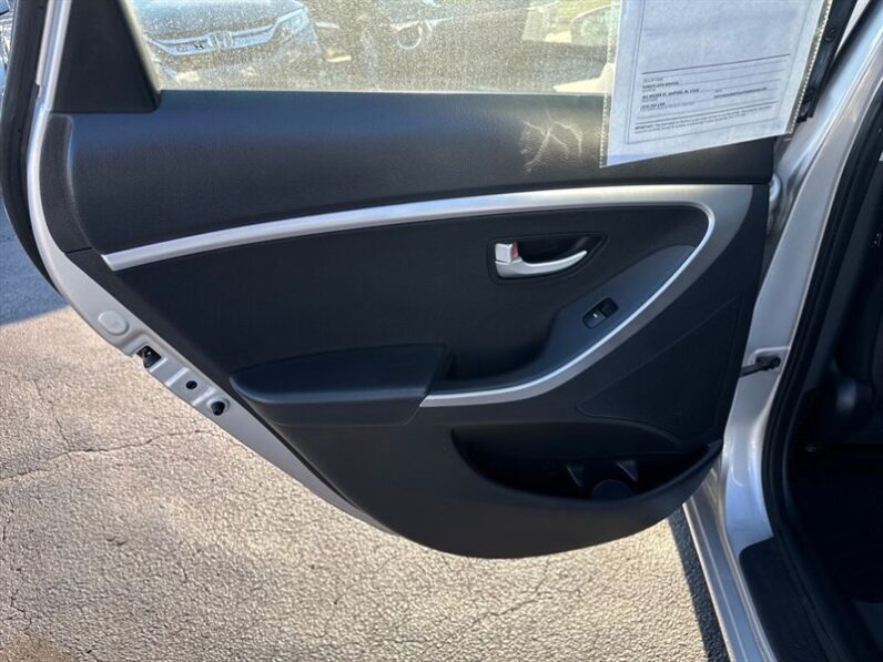 
								2014 Hyundai ELANTRA GT Base full									
