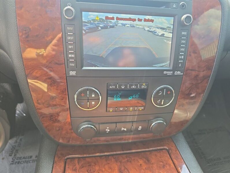 
								2013 Chevrolet Avalanche LTZ full									
