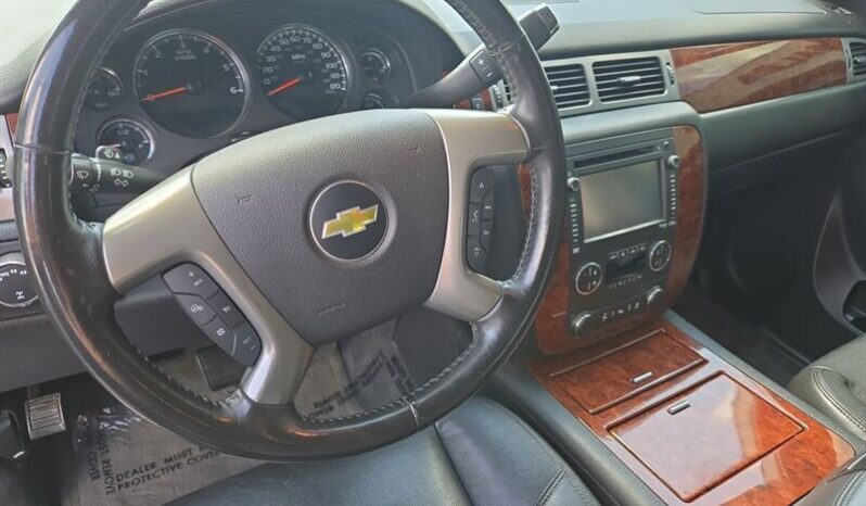
								2013 Chevrolet Avalanche LTZ full									