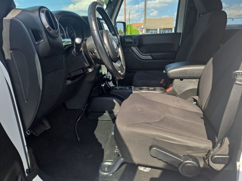 
								2014 Jeep Wrangler Unlimited Unlimited Sport full									