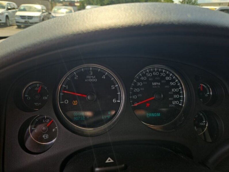 
								2013 Chevrolet Avalanche LTZ full									
