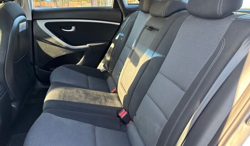 
								2014 Hyundai ELANTRA GT Base full									