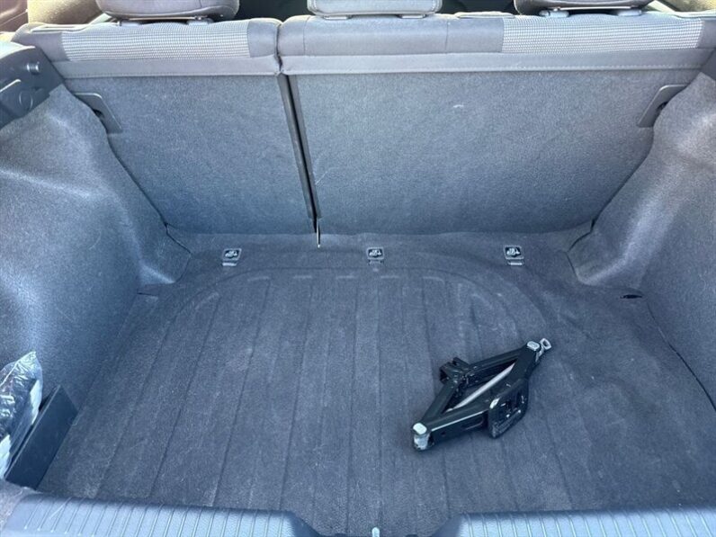
								2014 Hyundai ELANTRA GT Base full									