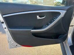 
										2014 Hyundai ELANTRA GT Base full									