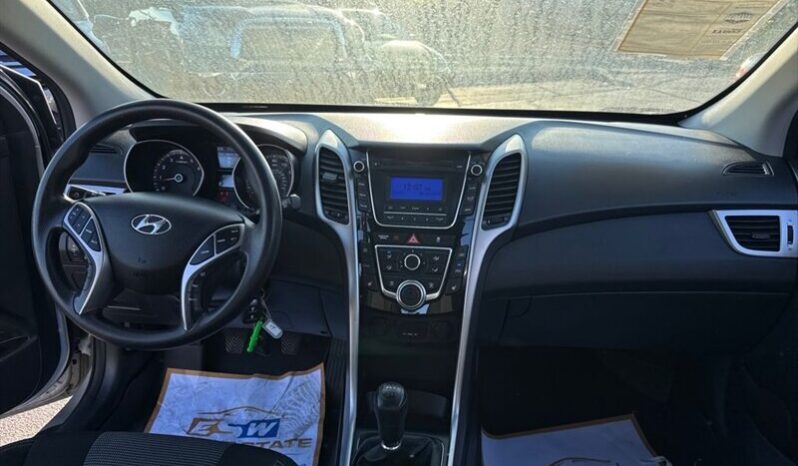 
								2014 Hyundai ELANTRA GT Base full									