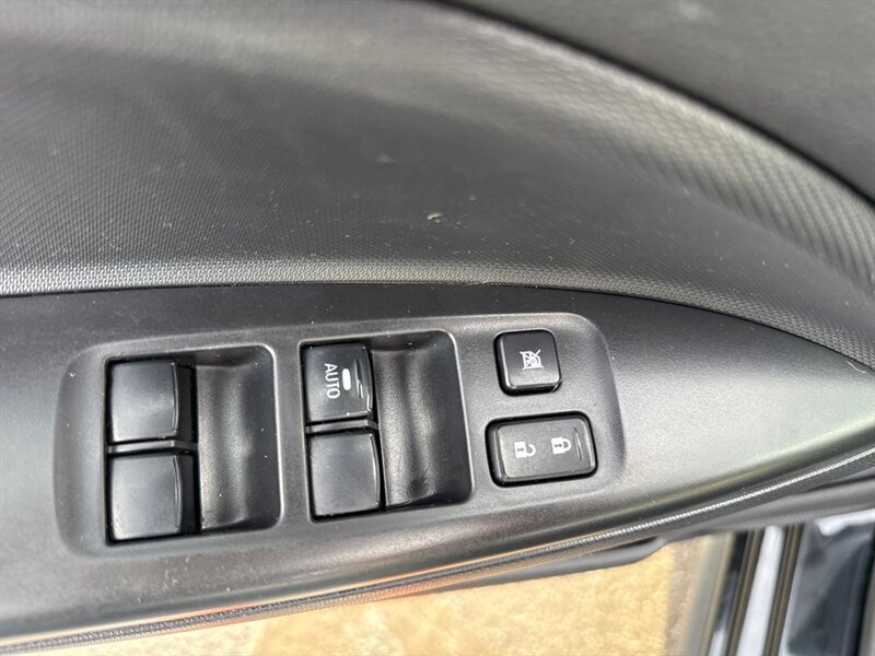 
								2023 Mitsubishi Mirage ES full									