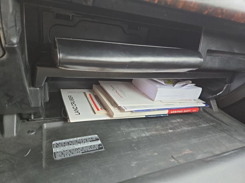 
								2009 Toyota Land Cruiser Base full									