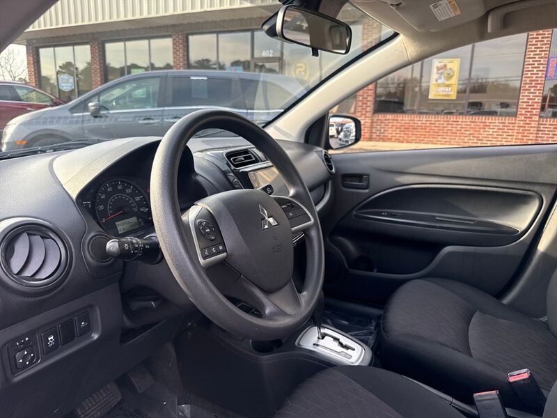 
								2023 Mitsubishi Mirage ES full									