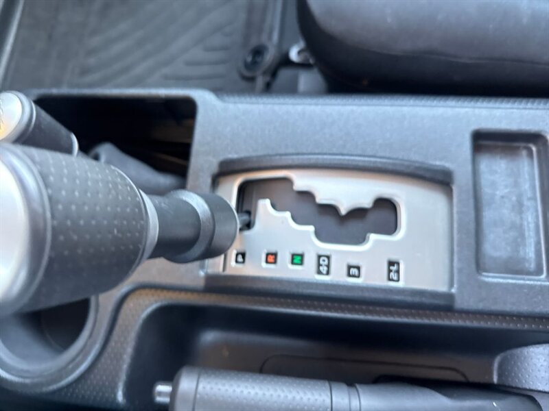 
								2014 Toyota FJ Cruiser Base full									