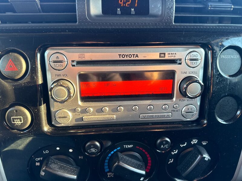 
								2014 Toyota FJ Cruiser Base full									