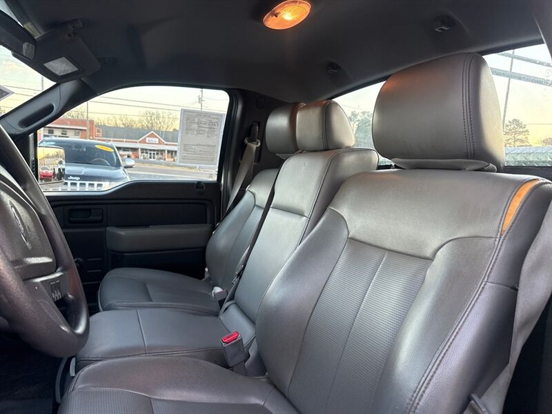 
								2011 Ford F-150 XL full									