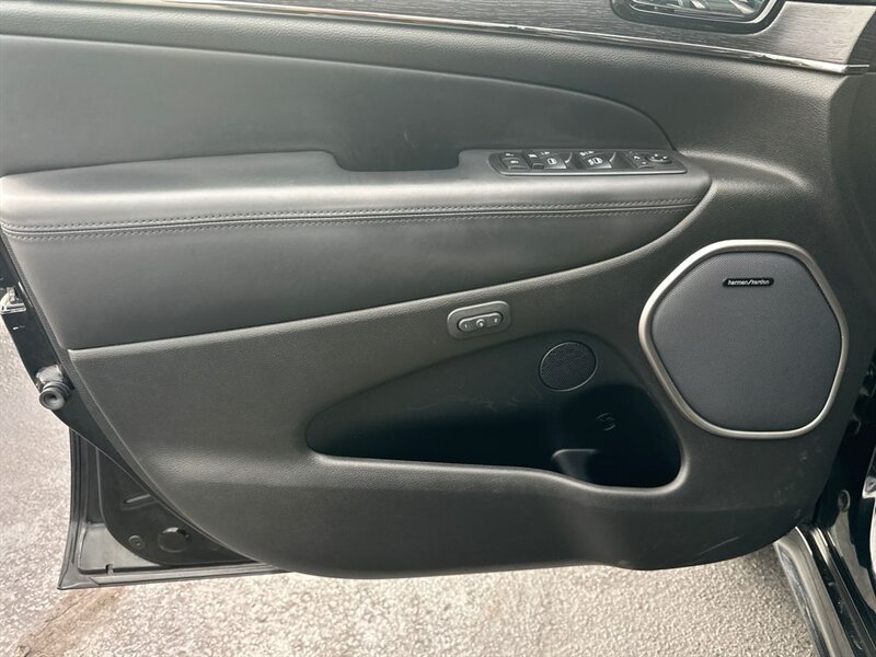 
								2020 Jeep Grand Cherokee High Altitude full									