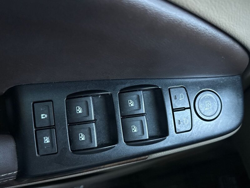 
								2019 Chevrolet Suburban LT full									