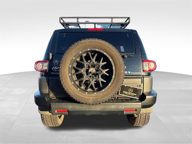 
								2014 Toyota FJ Cruiser Base full									