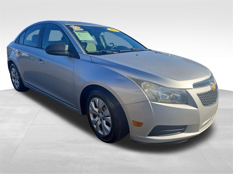 
								2013 Chevrolet Cruze LS full									