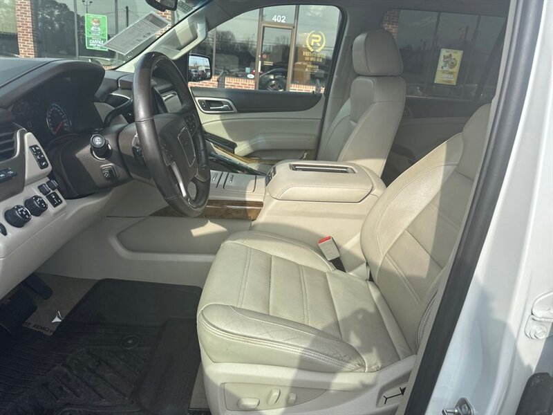 
								2017 GMC Yukon XL Denali full									