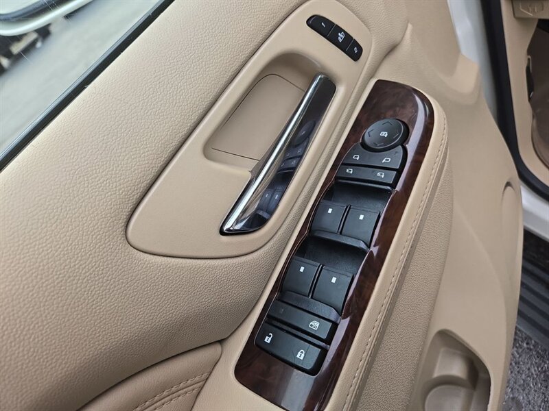 
								2013 Cadillac Escalade EXT Premium full									