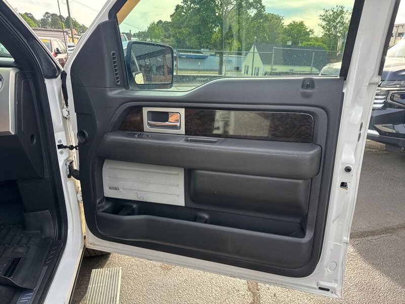 
								2014 Ford F-150 Platinum full									