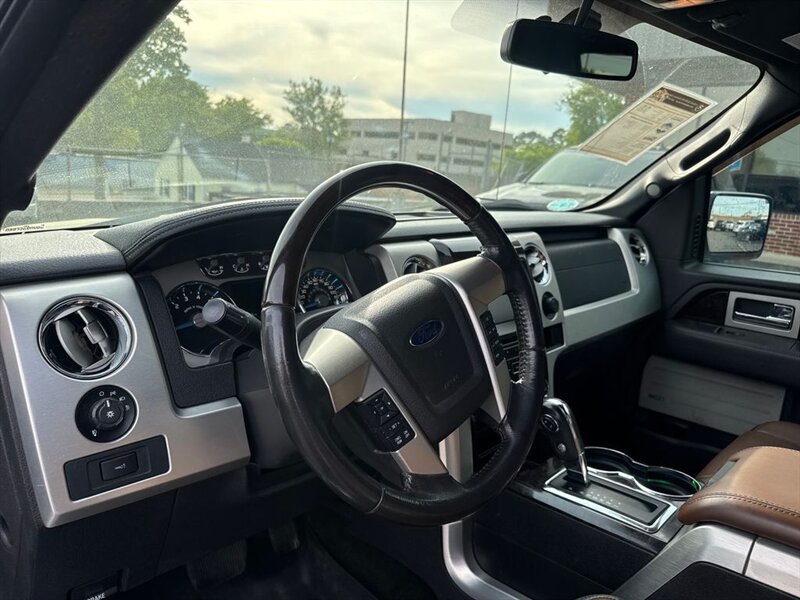 
								2014 Ford F-150 Platinum full									