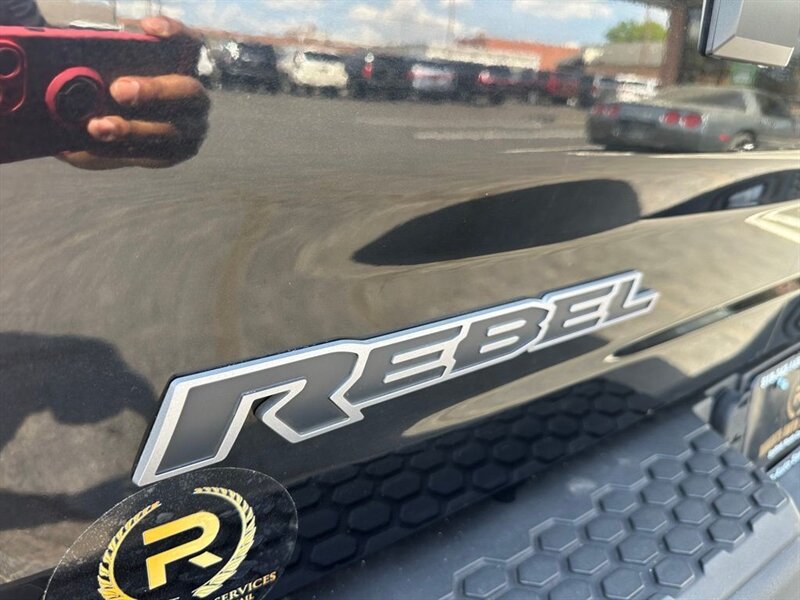 
								2017 RAM 1500 Rebel full									