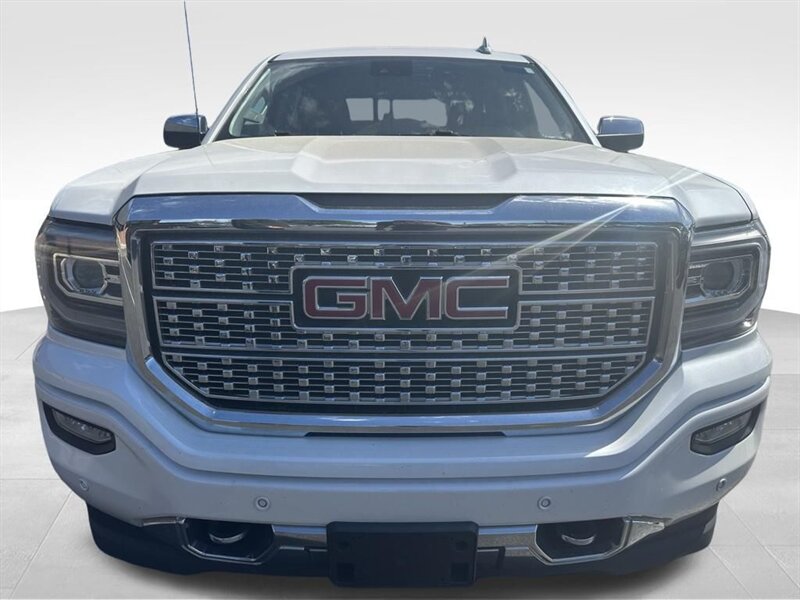 
								2018 GMC Sierra 1500 Denali full									
